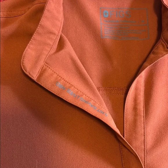 Women’s Figs Rafaela medium rust/burnt orange scrub top - Picture 3 of 4